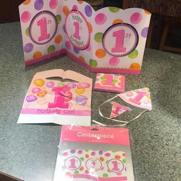 Girl’s 1st Birthday Decorations - centerpiece, napkins, hat, bib & mini banner - Picture 1 of 6